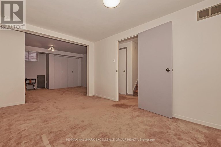 29093671/67-710-coronation-avenue/riverview-park/ottawa/ontario/K1G4G7_32