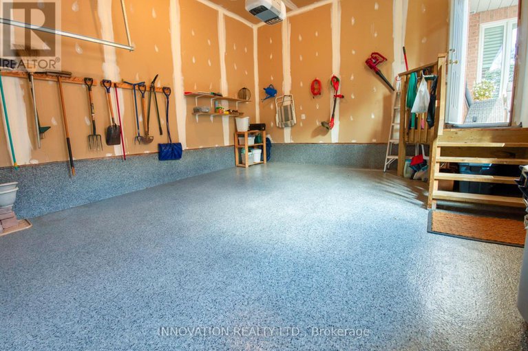 28846477/13-eileen-crescent/stittsville-central/ottawa/ontario/K2S1M3_38