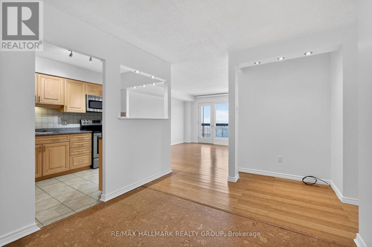 29326115/1408-158c-mcarthur-avenue/vanier/ottawa/ontario/K1L8E7_14