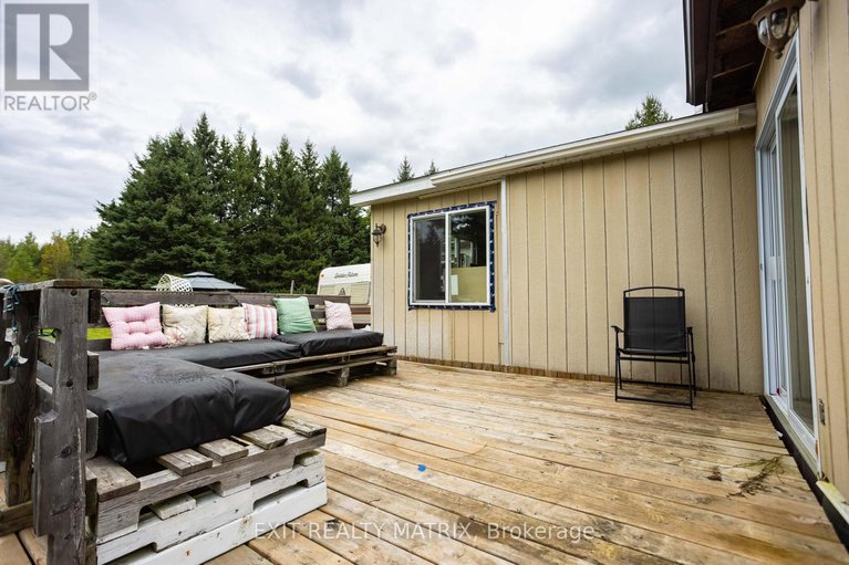28652637/20255-maple-road/south-glengarry-charlottenburgh-twp/south-glengarry/ontario/K0C2J0_28