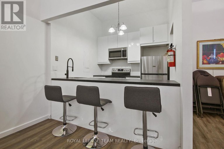 28399342/701-141-somerset-street-w/ottawa-centregolden-triangle/ottawa/ontario/K2P2H1_50
