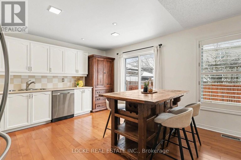 29468634/6020-longleaf-drive/orleans-village/ottawa/ontario/K1W1J2_17