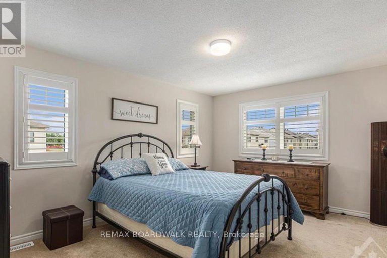 29433241/741-derreen-avenue/stittsville-north/ottawa/ontario/K2S2Y9_13