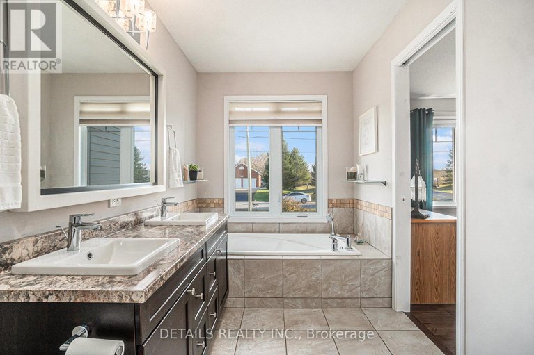 29073527/2043-paul-drive/clarencerockland-twp/clarence-rockland/ontario/K0A1E0_23