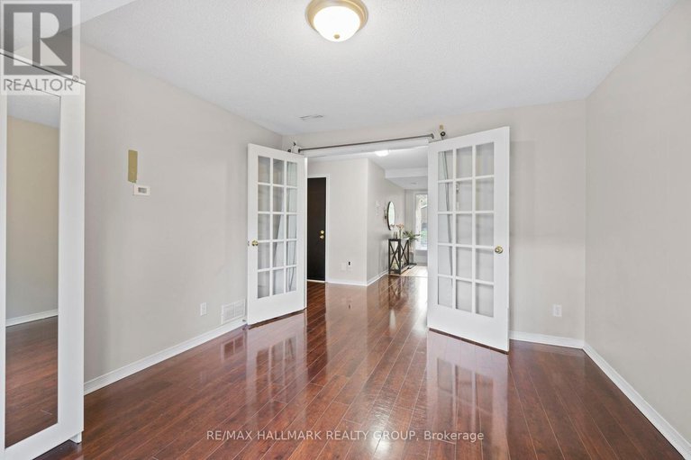 28870743/1951-ashmont-street/chapel-hill/ottawa/ontario/K1C7B9_5
