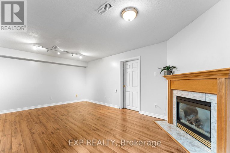 29142305/14-drumso-street/hunt-club-parkgreenboro/ottawa/ontario/K1T3Y2_23