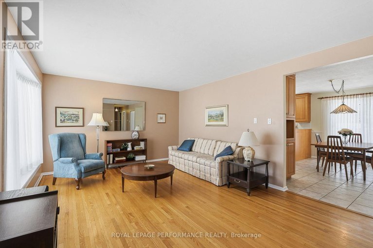 29335648/2266-fife-crescent/elmvale-acres/ottawa/ontario/K1G2Z4_4