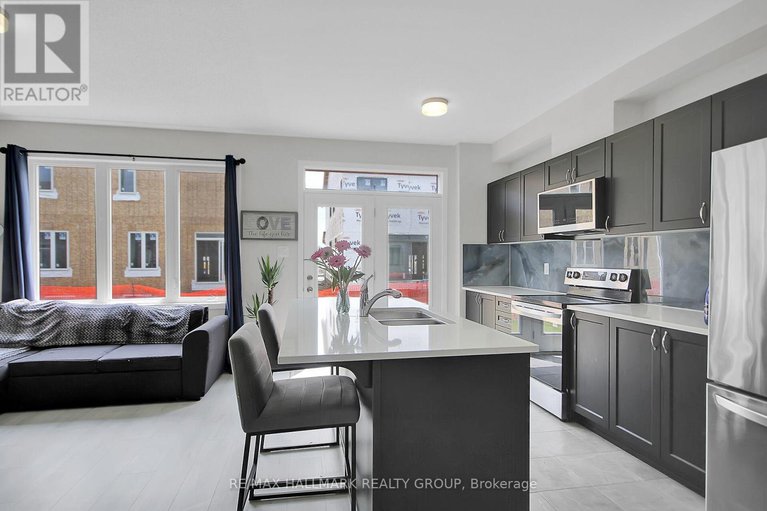 28480332/676-quilter-row/goulbourn-twp-from-franktown-rdsouth-to-rideau/ottawa/ontario/K0A2Z0_13