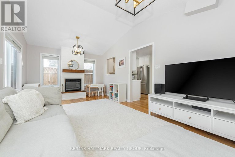 29349068/70-melanie-crescent/glencairnhazeldean/ottawa/ontario/K2L2J8_19