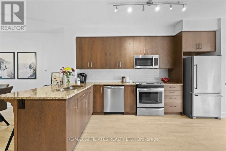 28976421/3-23-bergeron-private/chapel-hill/ottawa/ontario/K1C0C2_7