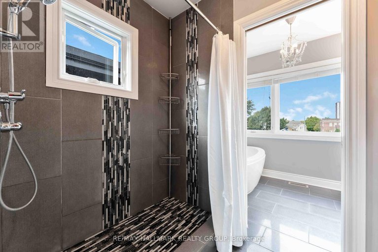 29015607/a-142-queen-mary-street/overbrookcastle-heights/ottawa/ontario/K1K1X5_18