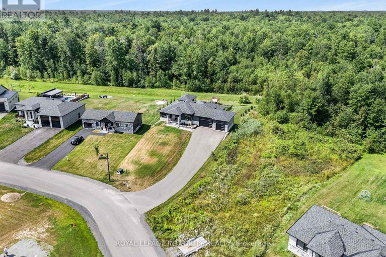 29320796/278-roxanne-street/clarencerockland-twp/clarence-rockland/ontario/K0A1N0_38