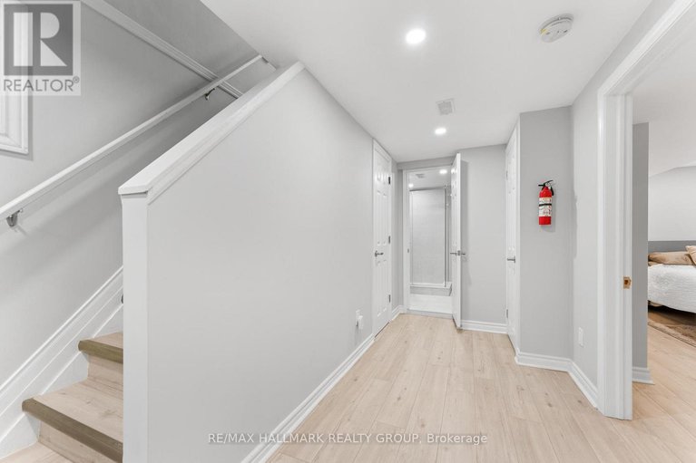 28903305/242-harmer-avenue-s/civic-hospital/ottawa/ontario/K1Y0V6_25