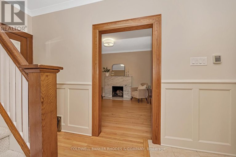 28379568/421-hinton-avenue-s/civic-hospital/ottawa/ontario/K1Y1B2_8