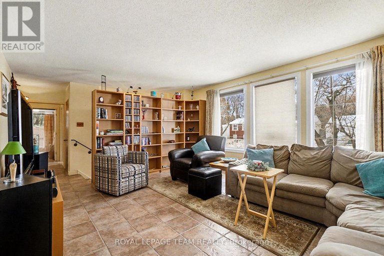 29172924/30-juniper-court/borden-farmstewart-farmcarleton-heightsparkwood-hills/ottawa/ontario/K2E5M6_7