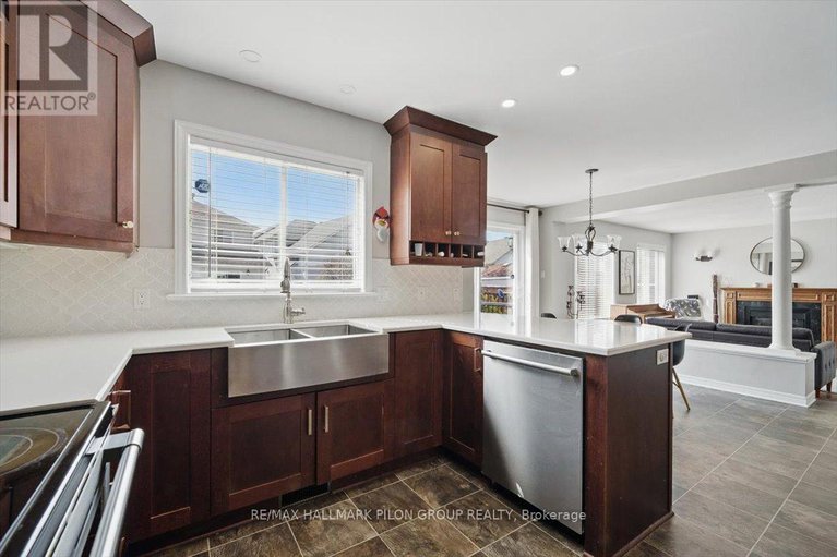 28377086/10-maybrook-place/barrhaven-east/ottawa/ontario/K2G6H6_5