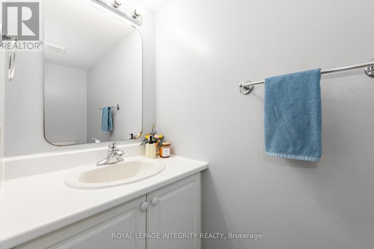 29667353/915-schooner-crescent/riverside-southgloucester-glen/ottawa/ontario/K1V1Y3_6