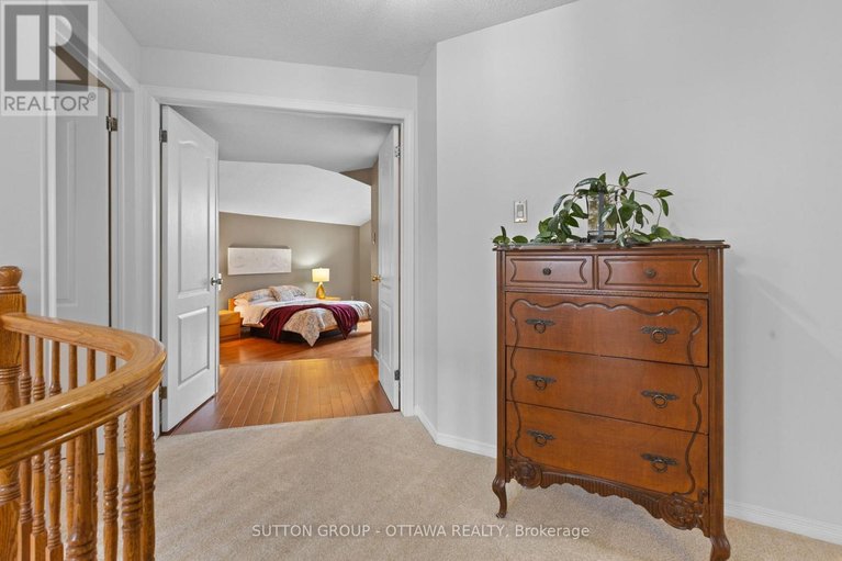 29615591/540-des-conifers-crescent/fallingbrookgardenway-south/ottawa/ontario/K4A3E2_20