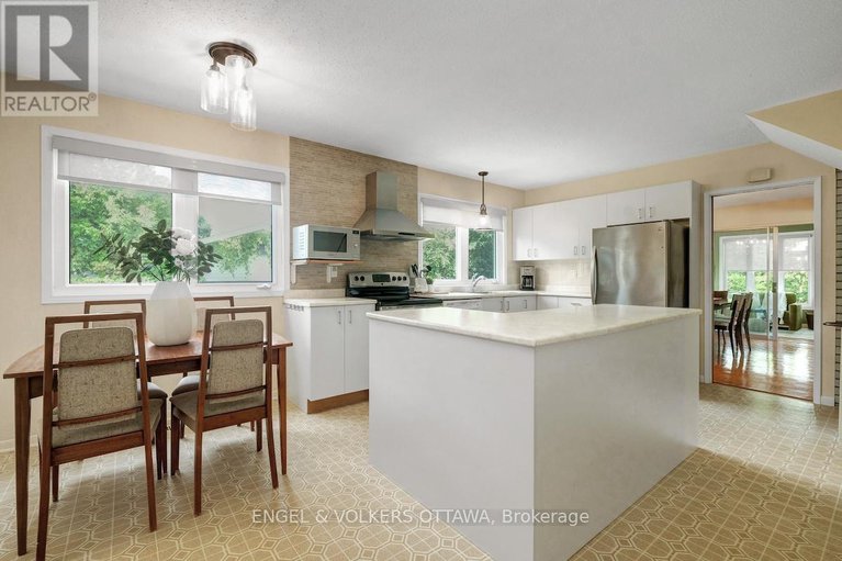 28836979/29-qualicum-street/bruce-farmgraham-parkqualicumbellands/ottawa/ontario/K2H7H1_21