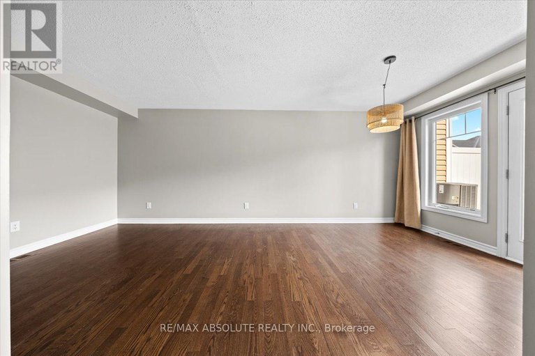 28750812/415-rosingdale-street/emerald-meadowstrailwest/ottawa/ontario/K2R1G9_7