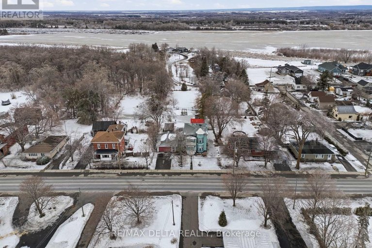 29479728/132-high-street/vankleek-hill/champlain/ontario/K0B1R0_36