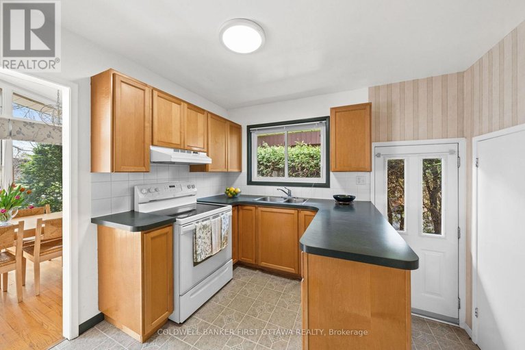 29663653/54-evergreen-drive/lynwood-village/ottawa/ontario/K2H6C9_16