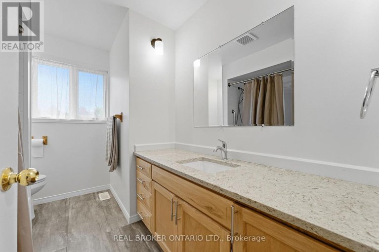 29420694/18-smith-road/north-grenville-twp-kemptville-south/north-grenville/ontario/K0G1T0_26