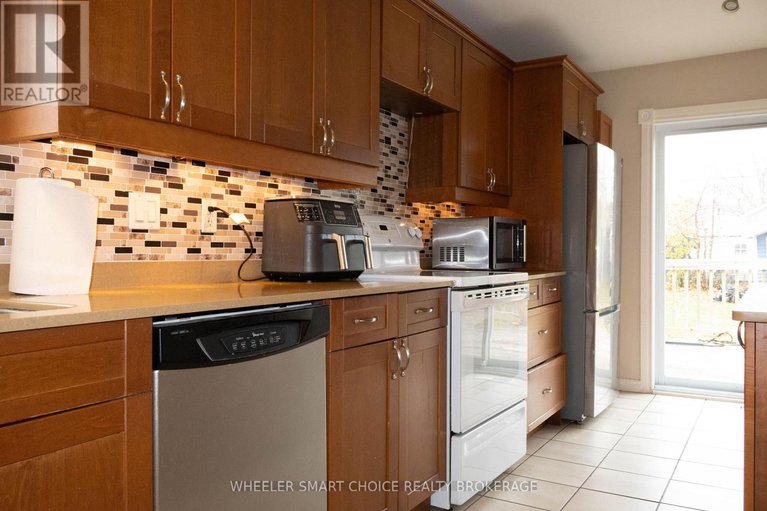 29136480/17-adam-dixon-avenue/long-sault/south-stormont/ontario/K0C1P0_7