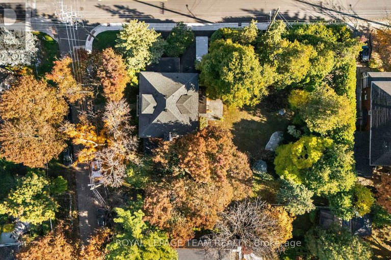 29064217/516-kenwood-avenue/mckellarhighland/ottawa/ontario/K2A0L6_33