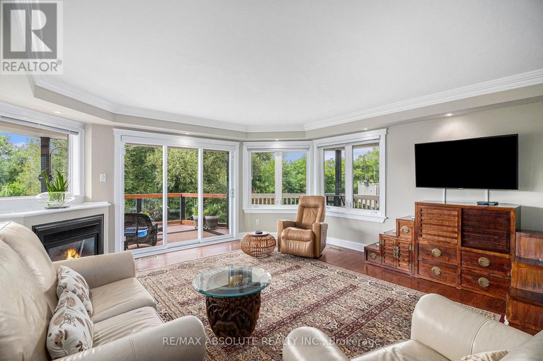 28323111/47-robinson-avenue/sandy-hill/ottawa/ontario/K1N8N8_4