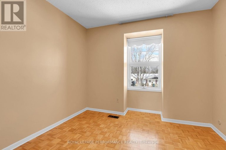 29663857/2166-bickerton-avenue/beacon-hill-north/ottawa/ontario/K1J6Y3_24