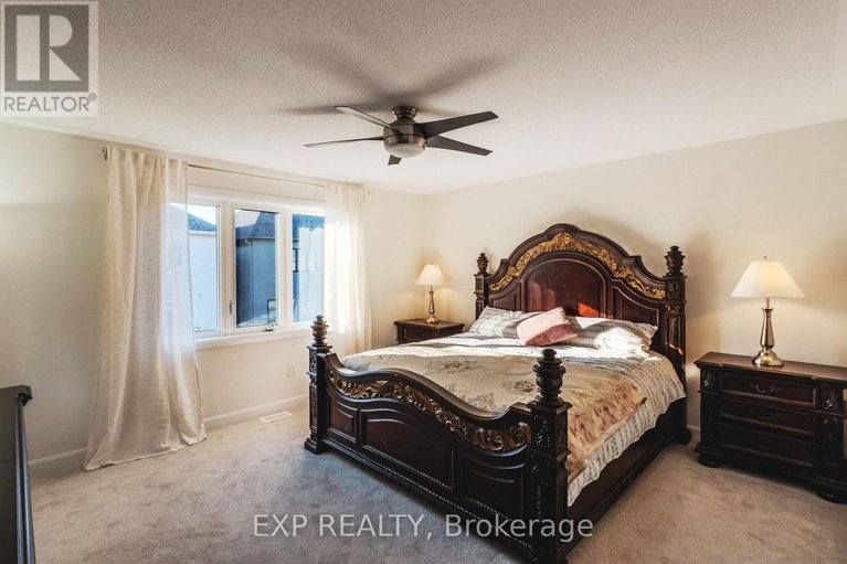 28597121/818-cappamore-drive/half-moon-bay/ottawa/ontario/K2J6V6_32