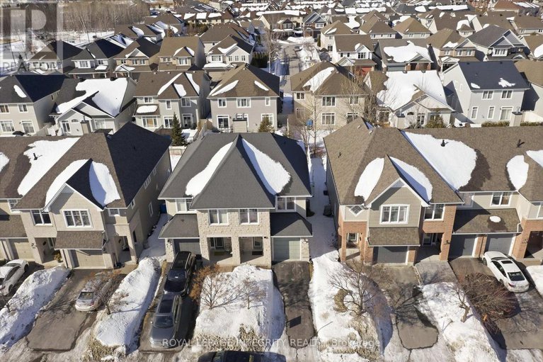 29422352/418-rochefort-circle/avalon-west/ottawa/ontario/K4A0M8_2