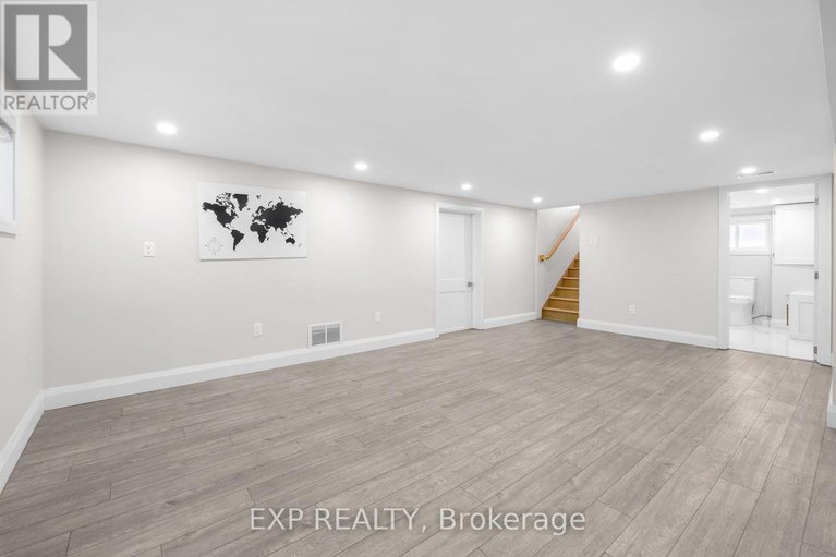 29427450/1377-mcmahon-avenue/emerald-woodssawmill-creek/ottawa/ontario/K1T1C2_20