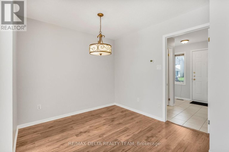 28837602/1969-sunland-drive/fallingbrookgardenway-south/ottawa/ontario/K4A3T1_10
