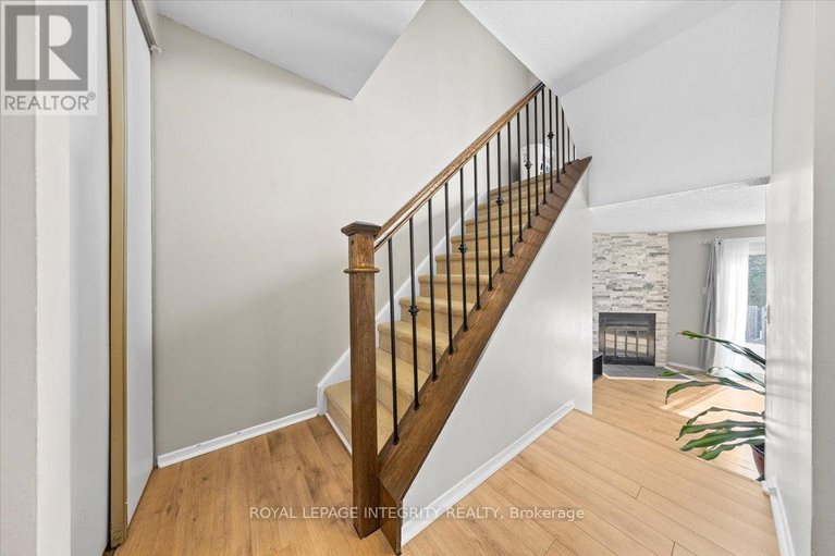 29629898/c-1771-lamoureux-drive/queenswood-heights-south/ottawa/ontario/K1E2N5_16