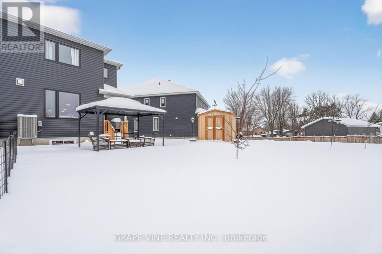 29276548/650-fisher-street/north-grenville-twp-kemptville-south/north-grenville/ontario/K0G1J0_36