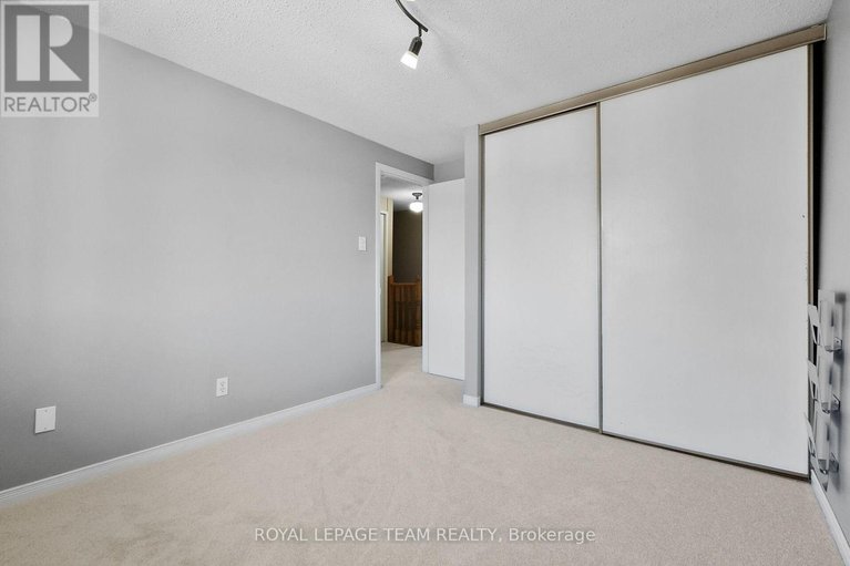 29658569/43-3205-uplands-drive-ne/hunt-club/ottawa/ontario/K1V9T3_19