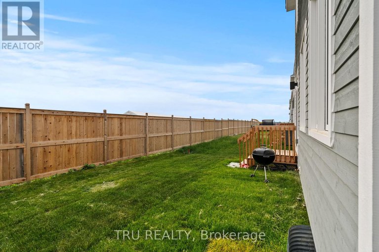 28405876/517-oldenburg-avenue/btwn-franktown-rd-fallowfield-rd/ottawa/ontario/K0A2Z0_27