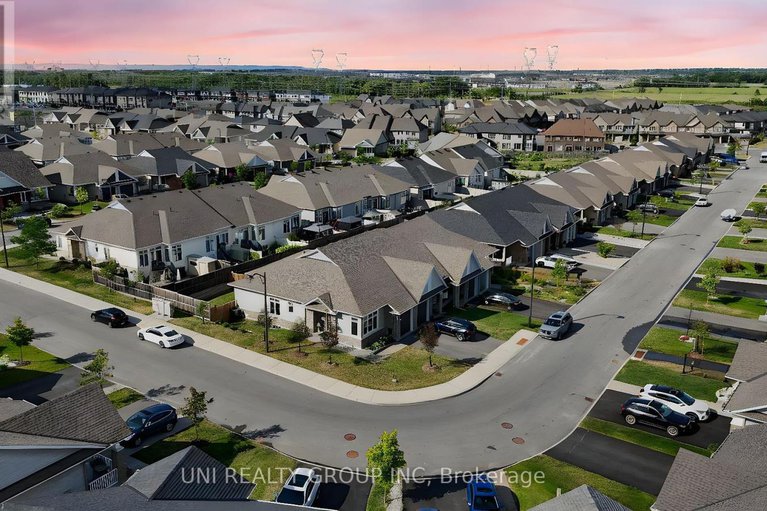 28692572/247-maygrass-way/remainder-of-stittsville-area/ottawa/ontario/K2S2K9_4