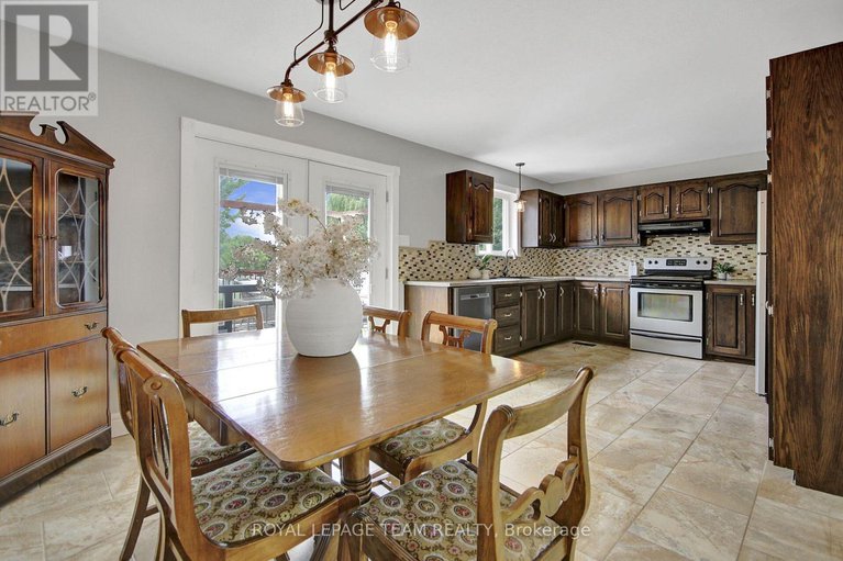 28527539/18-dowdall-crescent/fringewood/ottawa/ontario/K2S1T9_10