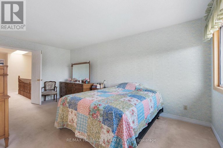 29650530/175-dunbarton-court/cardinal-glen/ottawa/ontario/K1K4L7_24