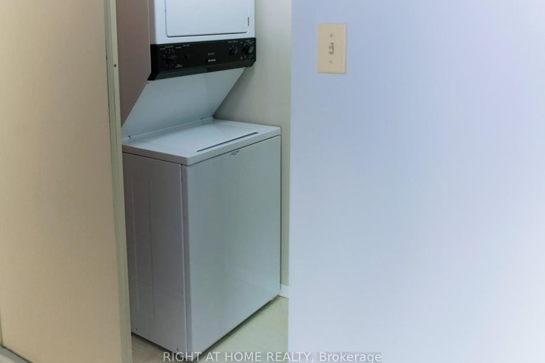 29448917/1516-2871-richmond-road/britannia-heights/ottawa/ontario/K2B8M5_10