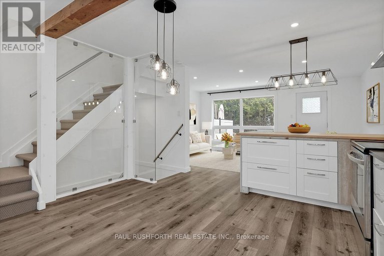 29578151/23-pixley-private/riverview-park/ottawa/ontario/K1G4C3_17