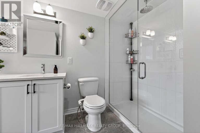 28509446/551-takamose-private/cfb-rockcliffe-and-area/ottawa/ontario/K1K5A5_22