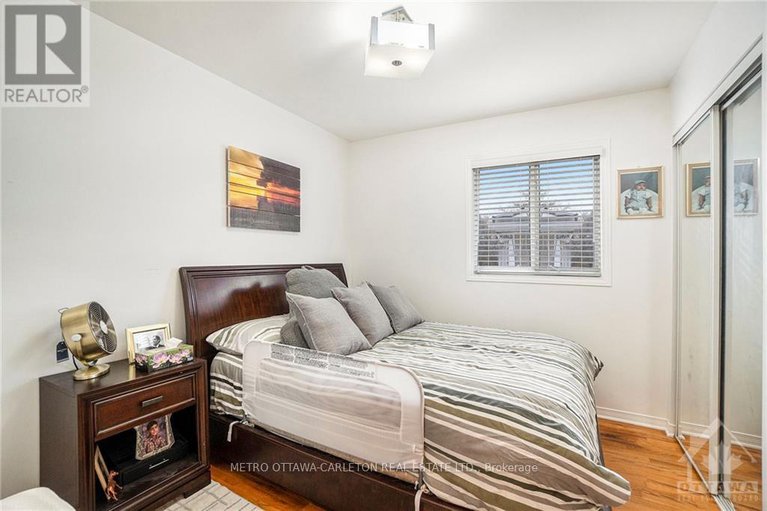 28929561/41-red-maple-crescent/blackburn-hamlet/ottawa/ontario/K1B4E2_19