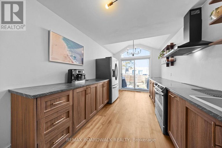 29576732/567-latour-crescent/fallingbrookgardenway-south/ottawa/ontario/K4A1P3_10