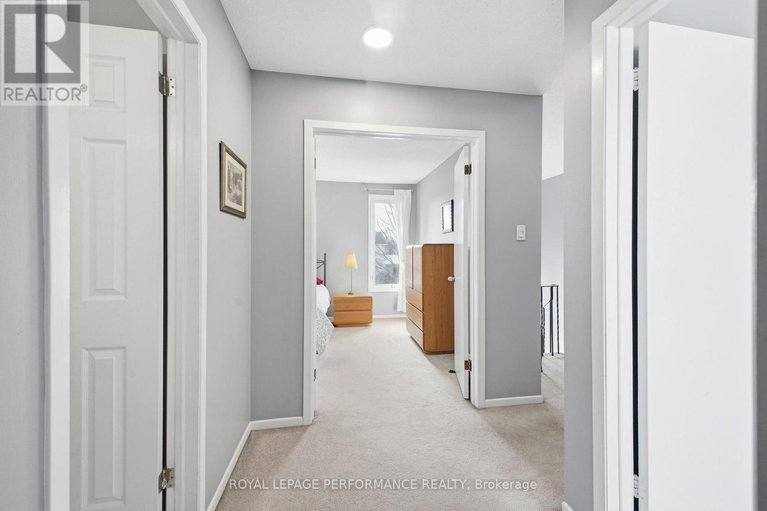 29516247/1089-st-emmanuel-terrace/convent-glen-north/ottawa/ontario/K1C2J6_25