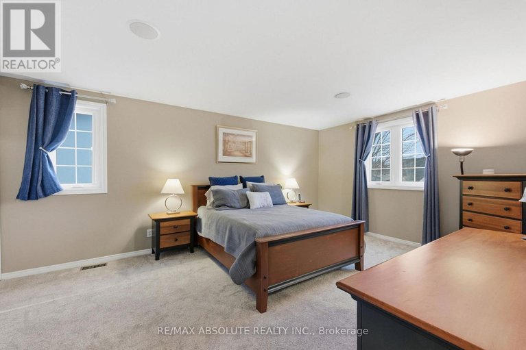 29522201/605-rowanwood-avenue/mckellarhighland/ottawa/ontario/K2A3E3_26