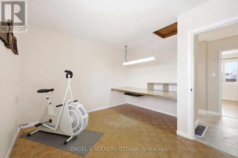 29371717/49-inverness-avenue/borden-farmstewart-farmcarleton-heightsparkwood-hills/ottawa/ontario/K2E6N6_21